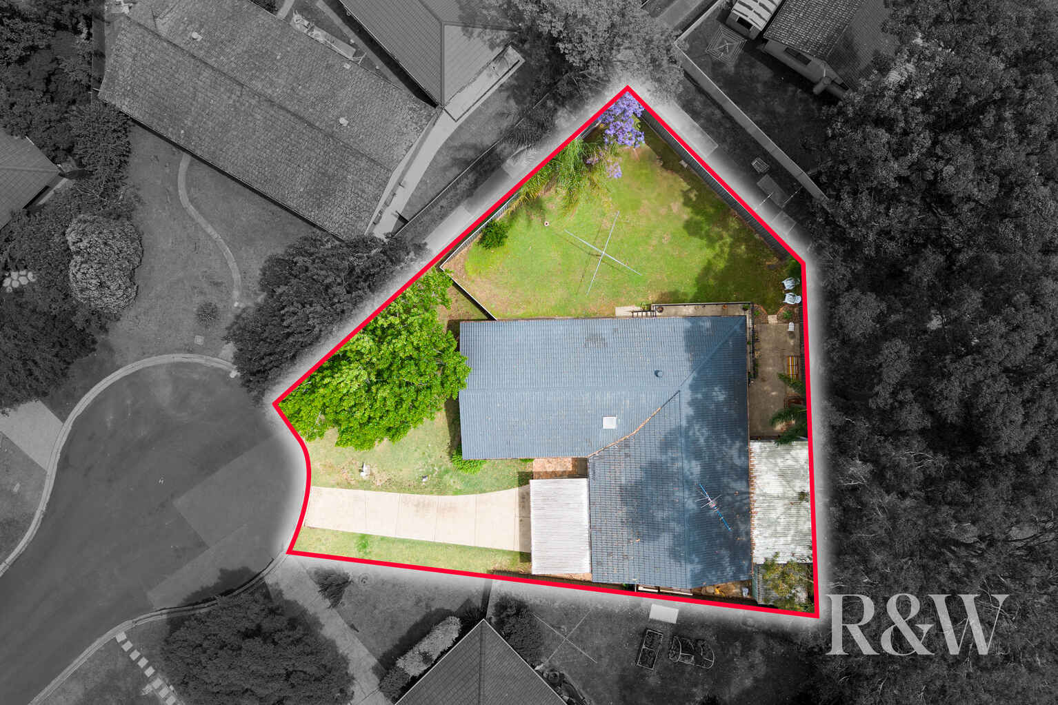 8 SWALLOW PLACE Ingleburn