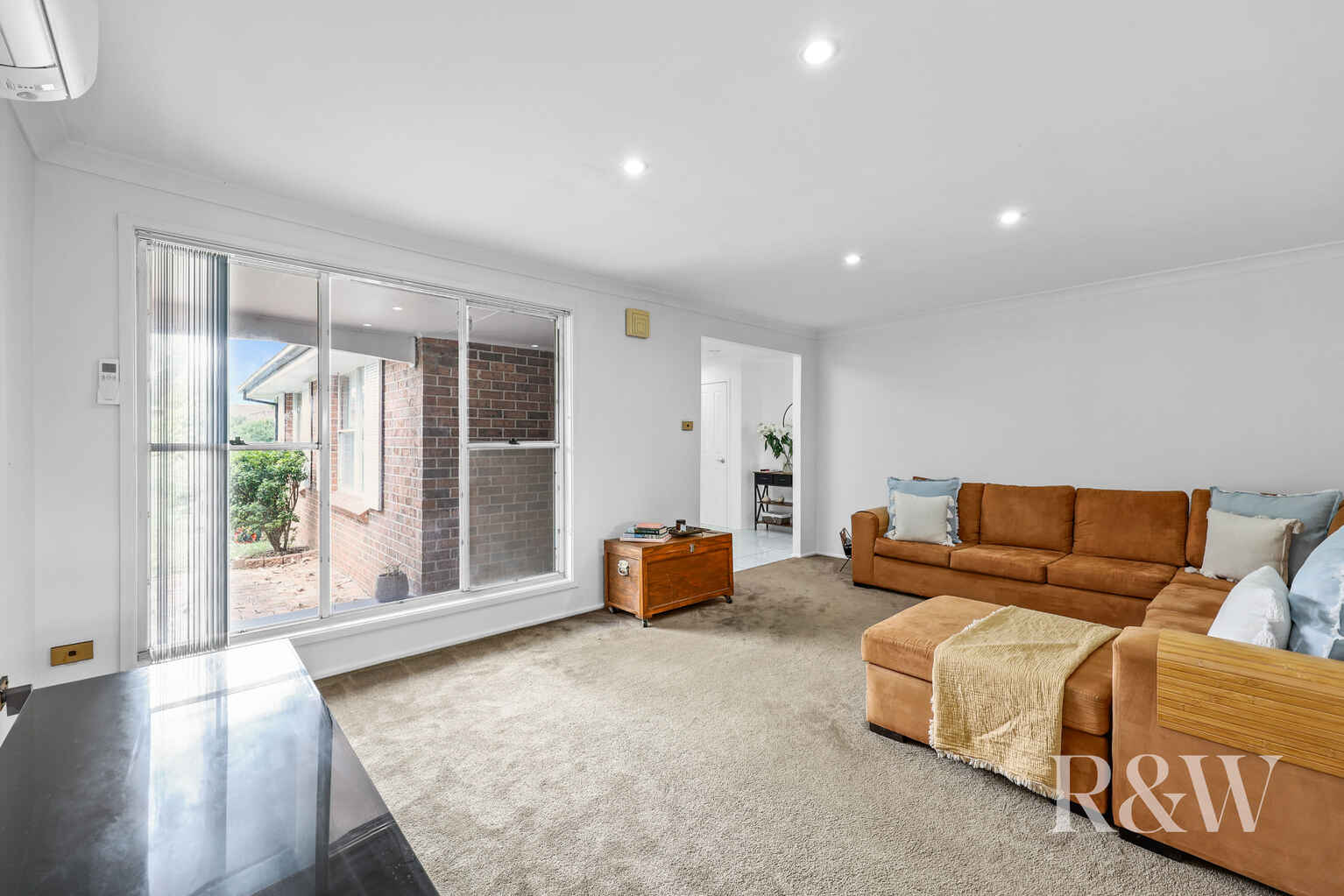 8 SWALLOW PLACE Ingleburn
