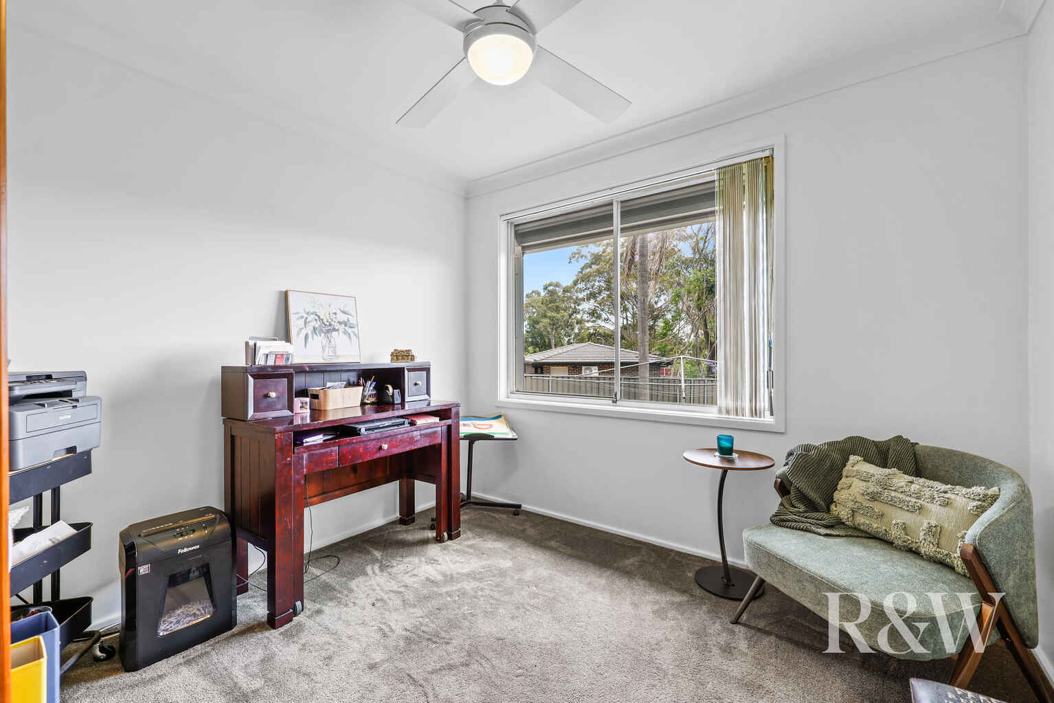 8 SWALLOW PLACE Ingleburn