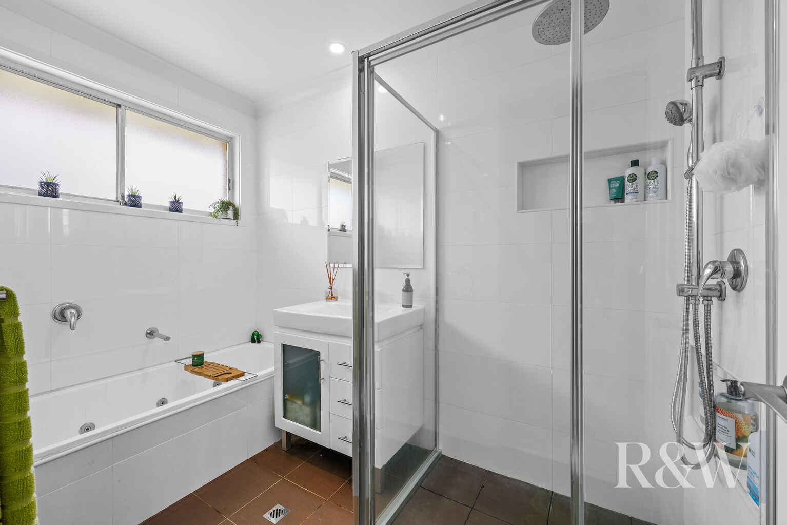 8 SWALLOW PLACE Ingleburn