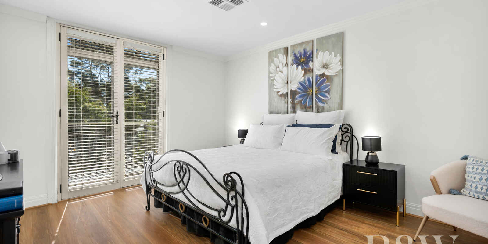 6 JANE JARVIS WAY Macquarie Links