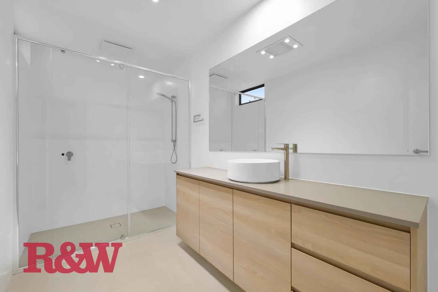 16 Mckinnon Circuit Gledswood Hills 16 Mckinnon Circuit Gledswood Hills