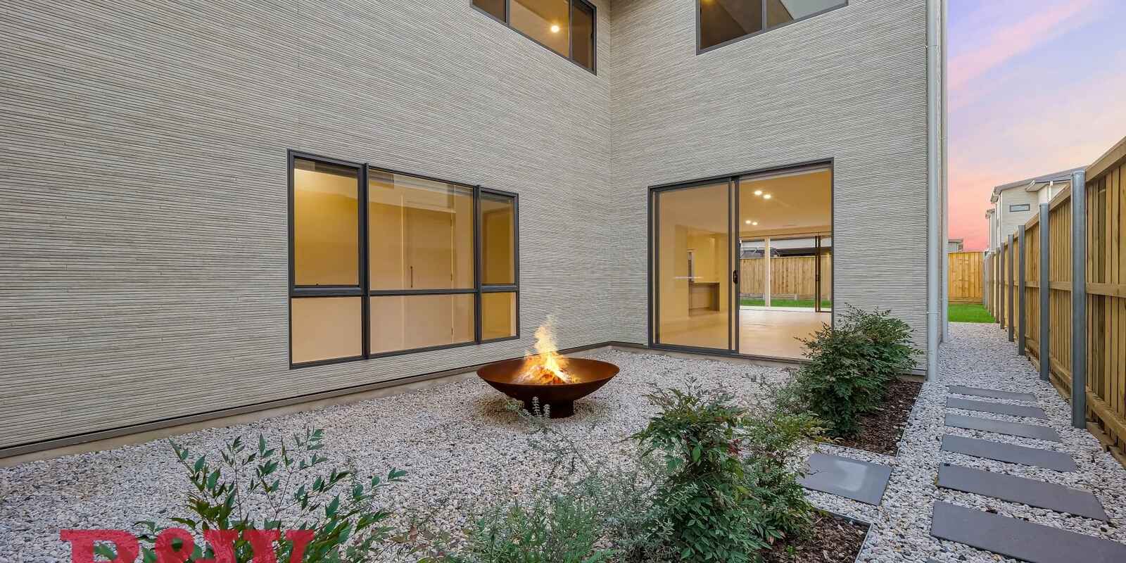 16 Mckinnon Circuit Gledswood Hills 16 Mckinnon Circuit Gledswood Hills