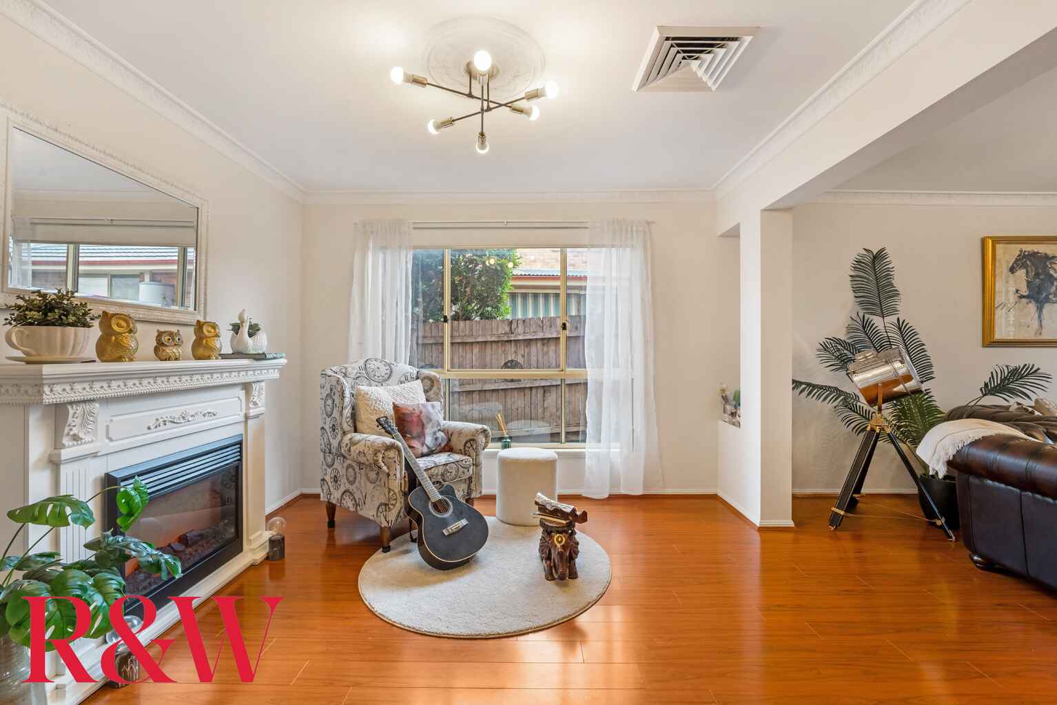 36 Governors Way Macquarie Links