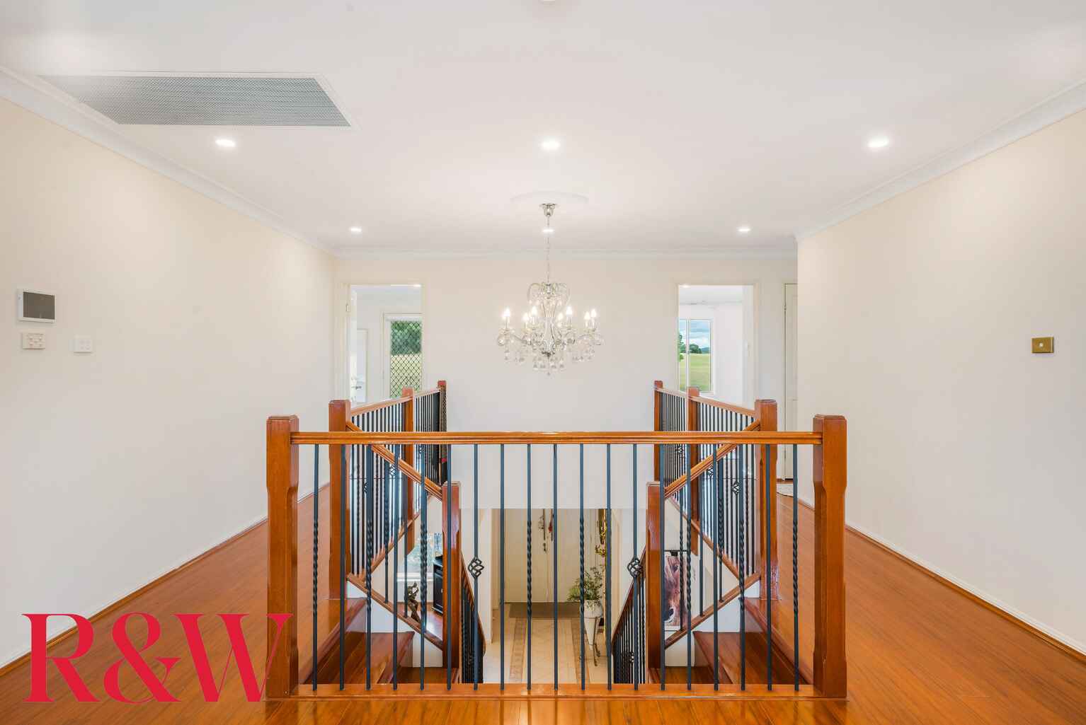 36 Governors Way Macquarie Links