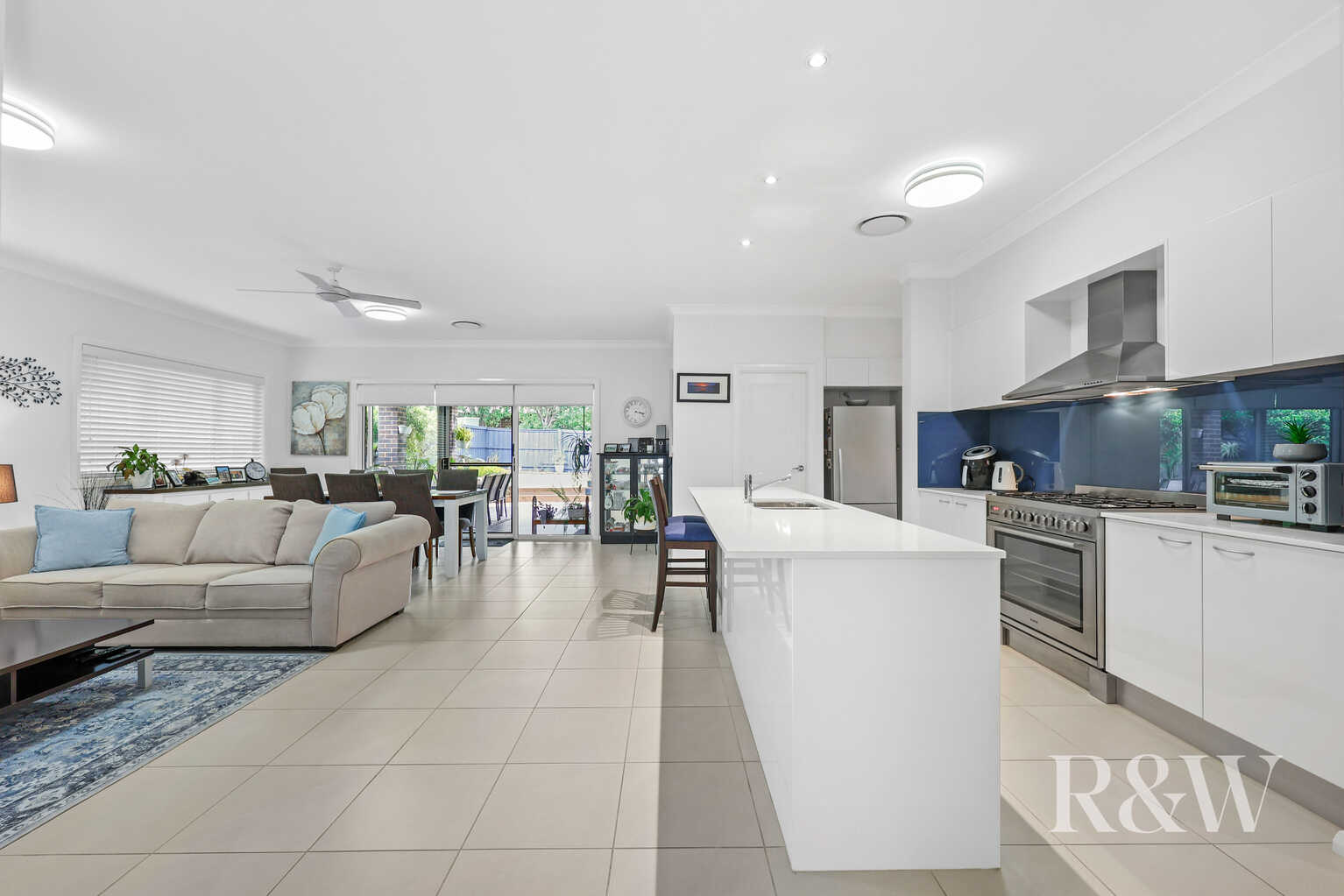 29 CLOVERHILL CRESCENT Gledswood Hills 29 CLOVERHILL CRESCENT Gledswood Hills