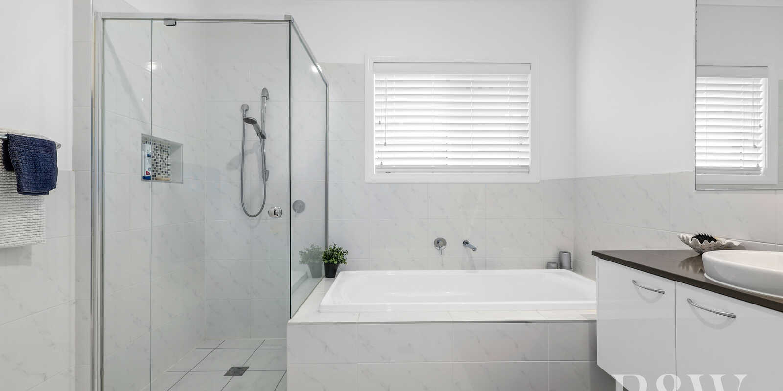 29 CLOVERHILL CRESCENT Gledswood Hills 29 CLOVERHILL CRESCENT Gledswood Hills
