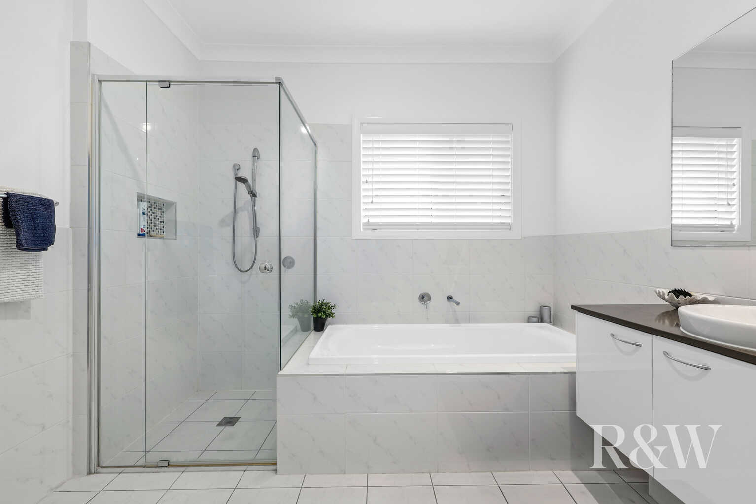 29 CLOVERHILL CRESCENT Gledswood Hills 29 CLOVERHILL CRESCENT Gledswood Hills
