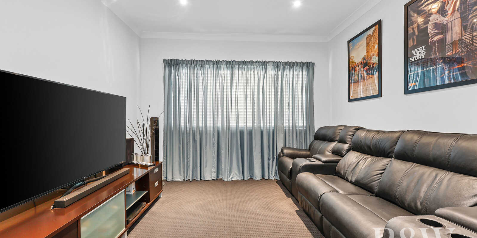 29 CLOVERHILL CRESCENT Gledswood Hills 29 CLOVERHILL CRESCENT Gledswood Hills