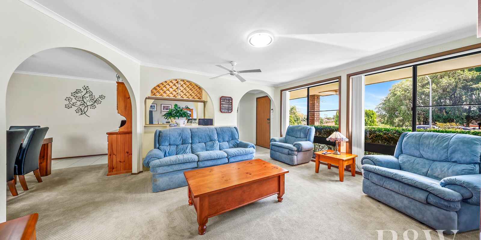 6 MONGON PLACE St Helens Park