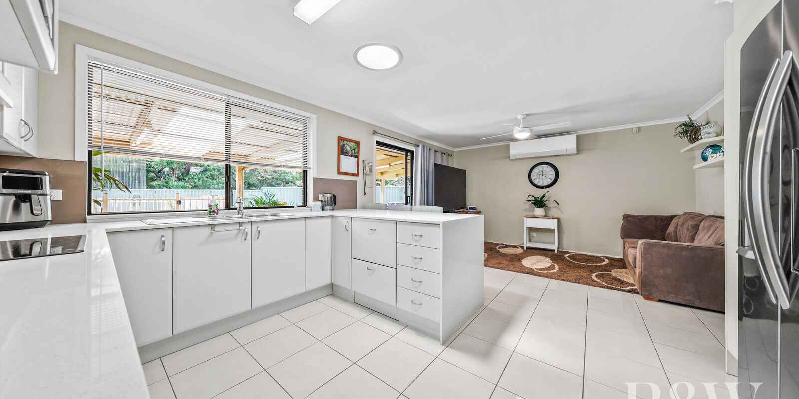 6 MONGON PLACE St Helens Park