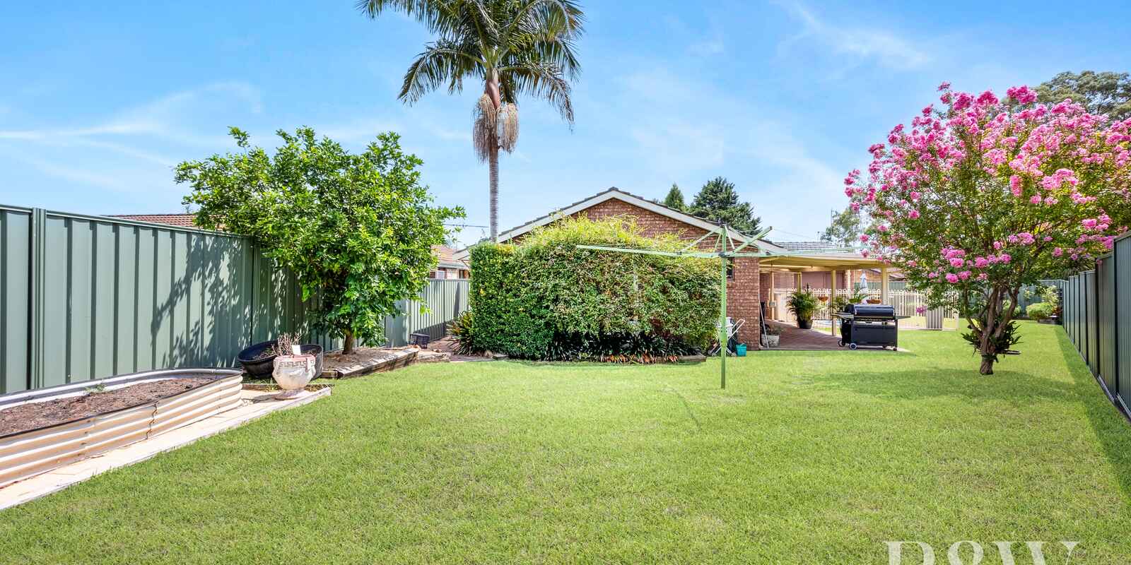 6 MONGON PLACE St Helens Park