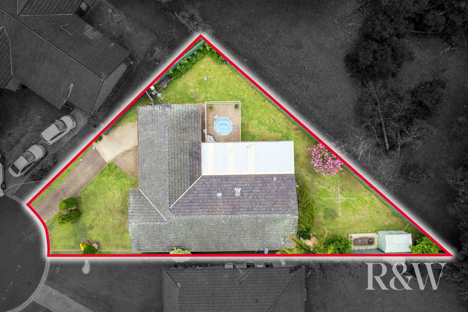 6 MONGON PLACE St Helens Park