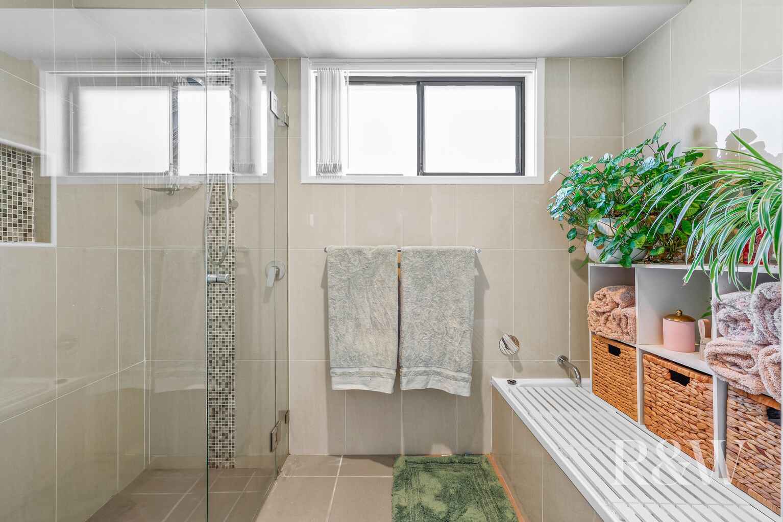 6 MONGON PLACE St Helens Park