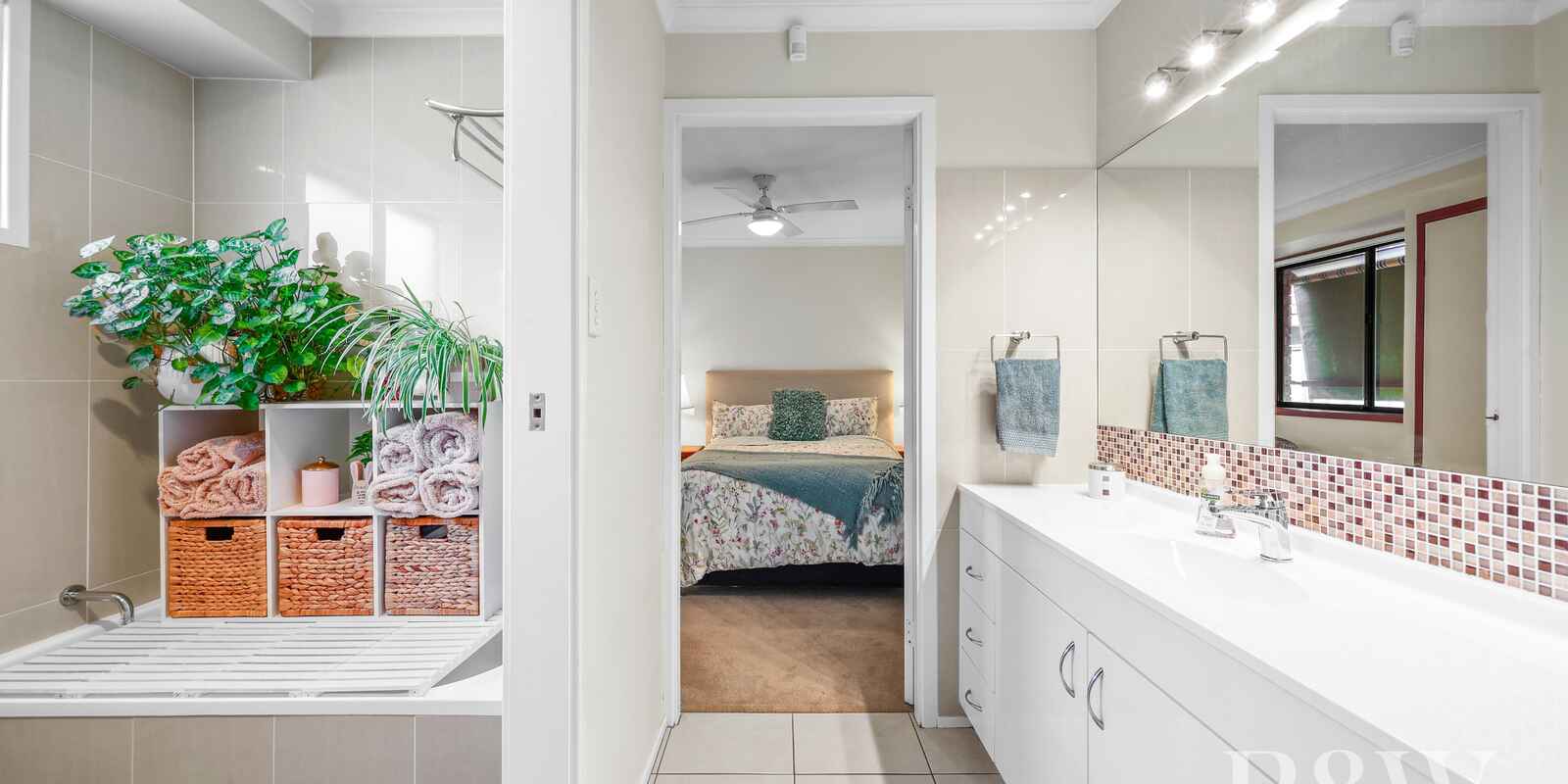 6 MONGON PLACE St Helens Park