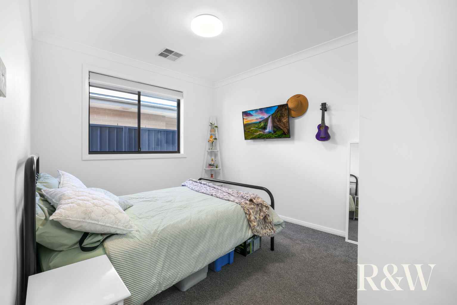 9 DURACK AVENUE Catherine Field