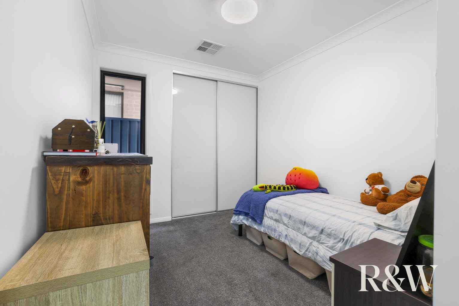 9 DURACK AVENUE Catherine Field