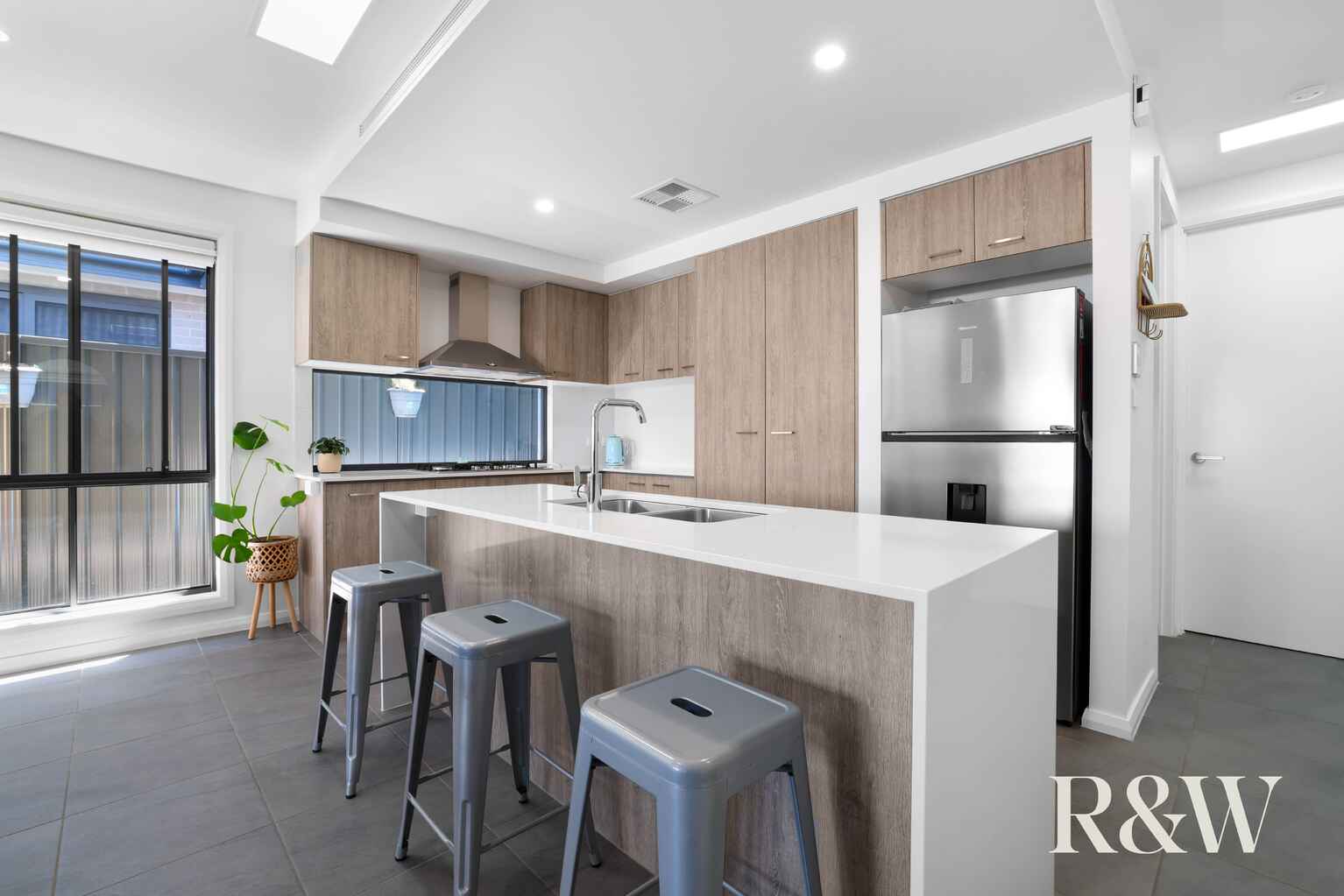 9 DURACK AVENUE Catherine Field