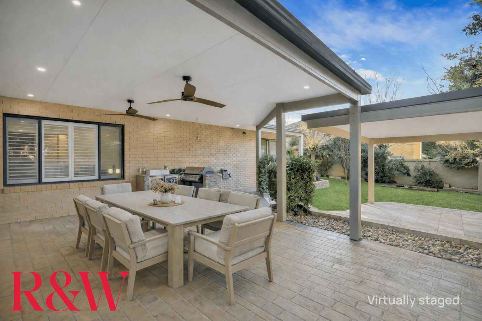 9 James Meehan Way Macquarie Links