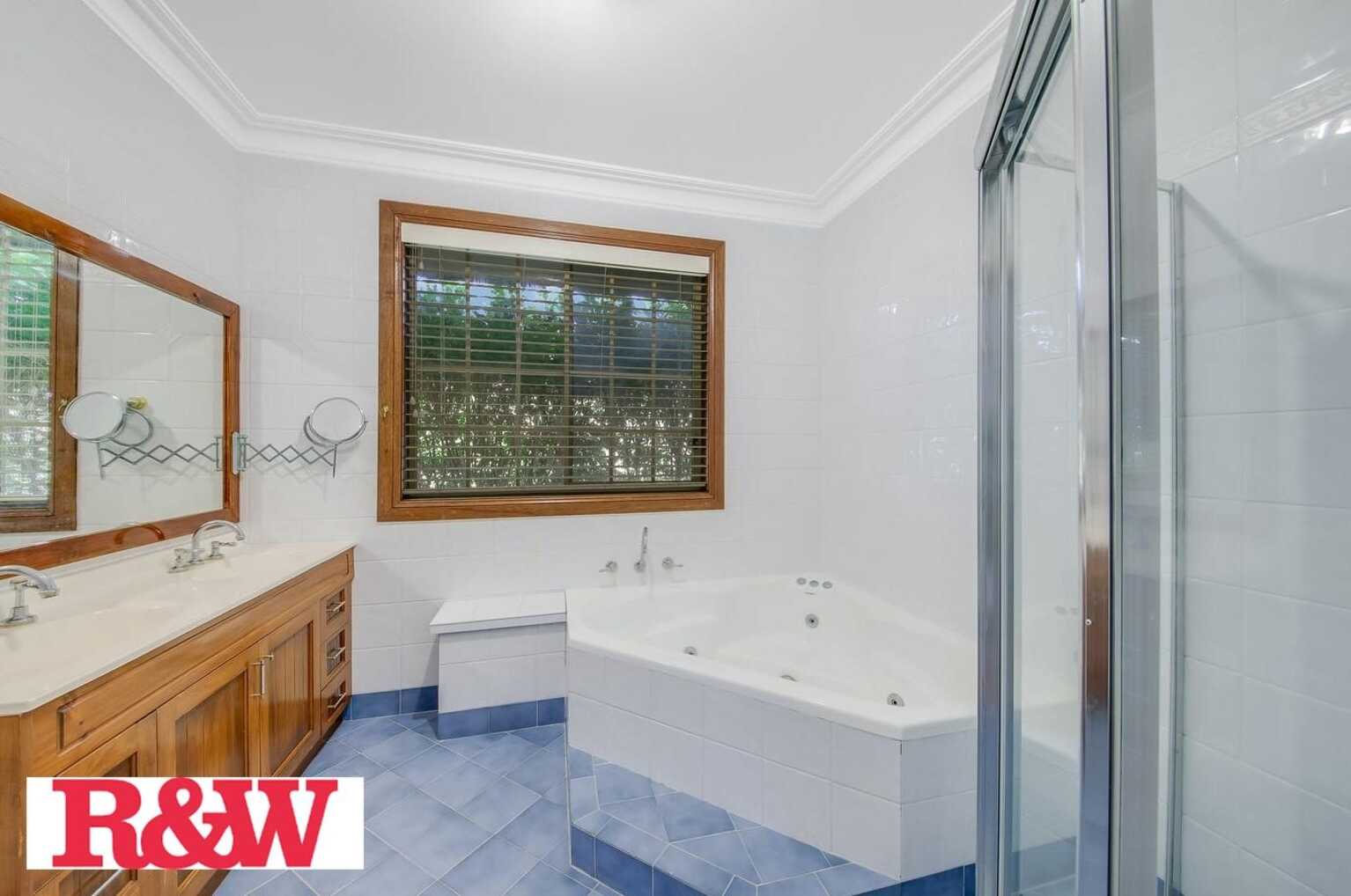 1 Beltana Place Glen Alpine