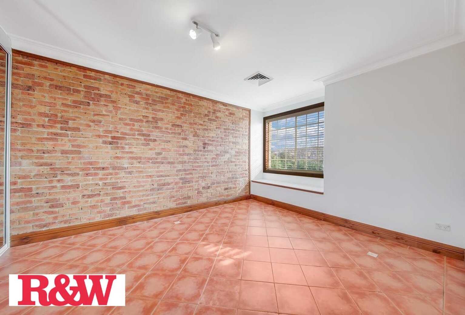 1 Beltana Place Glen Alpine