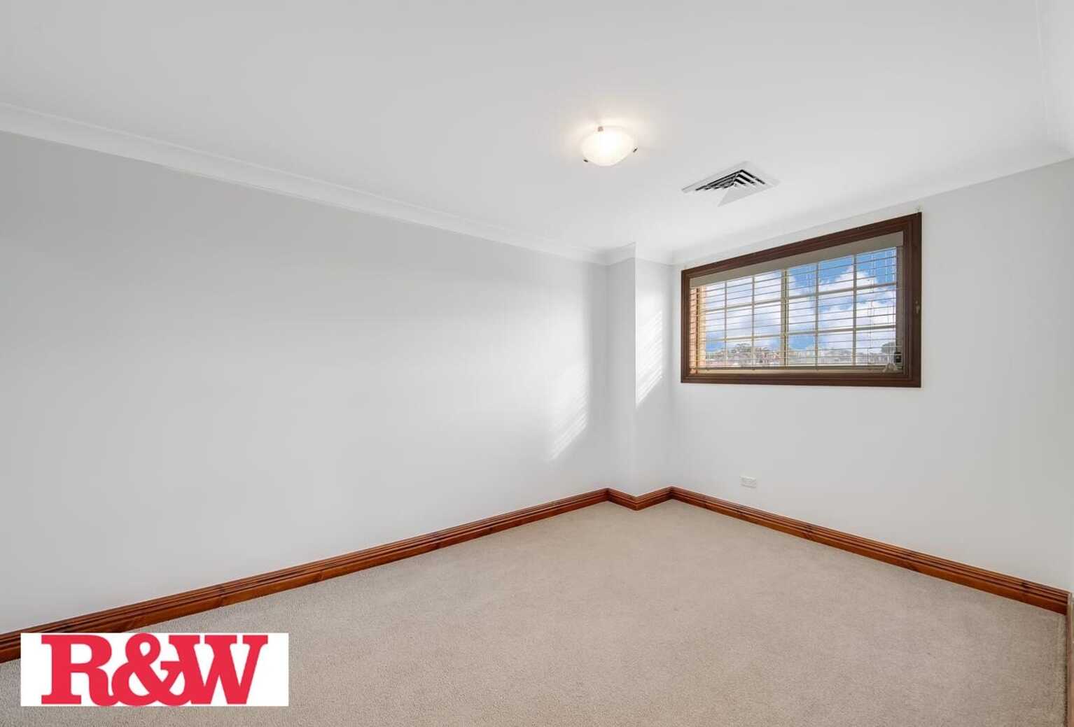 1 Beltana Place Glen Alpine