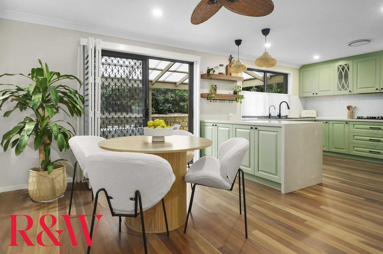 19 Strathwallen Close Macquarie Links 19 Strathwallen Close Macquarie Links