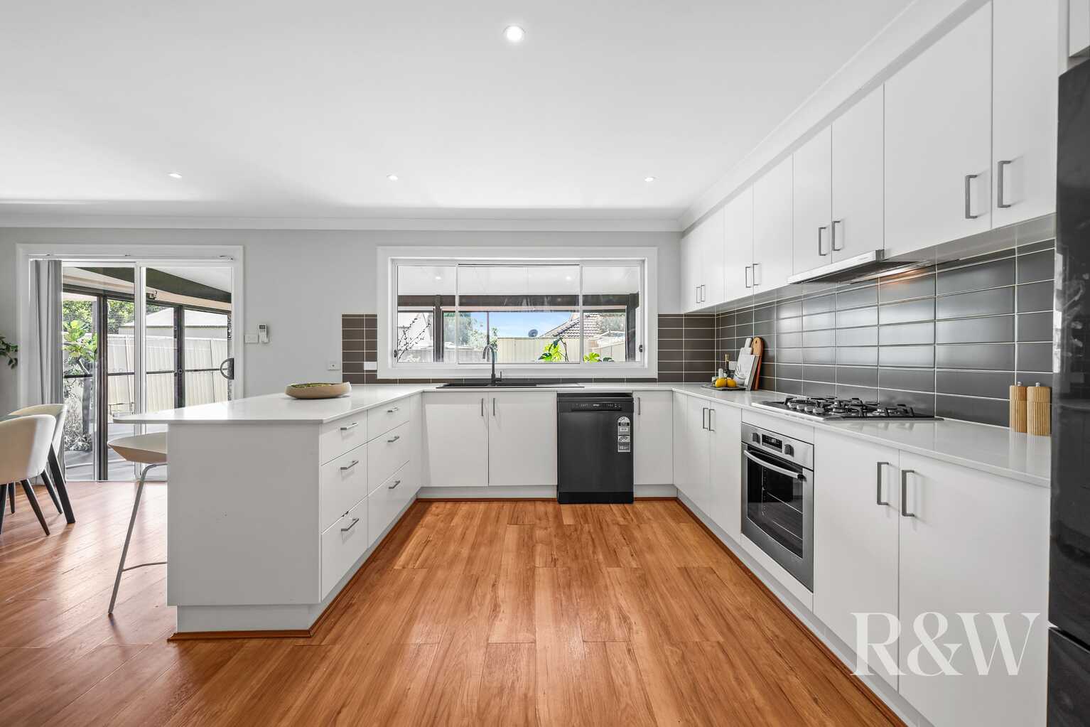 4B VAUCLUSE PLACE Glen Alpine