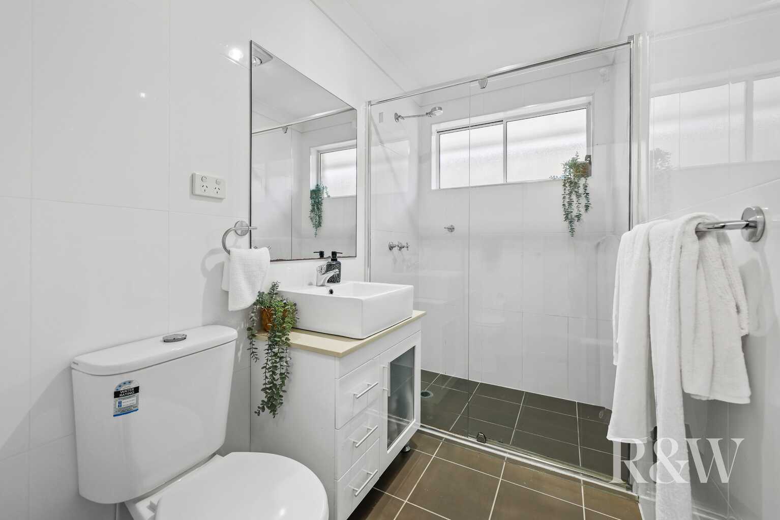 4B VAUCLUSE PLACE Glen Alpine