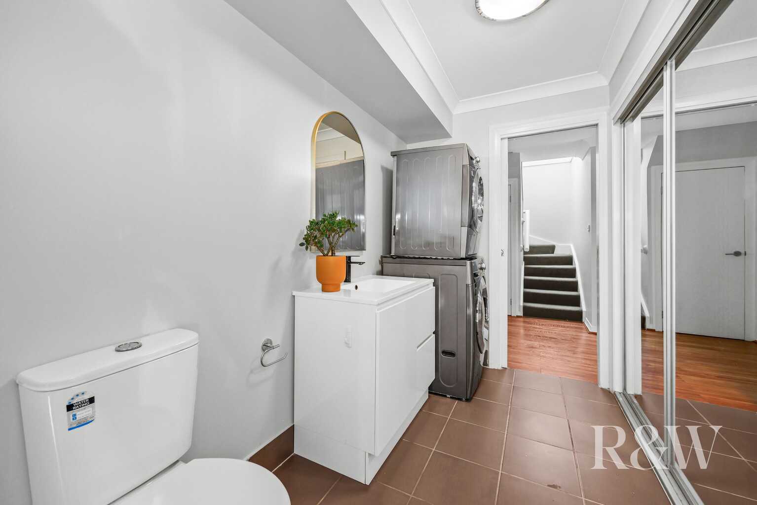 4B VAUCLUSE PLACE Glen Alpine