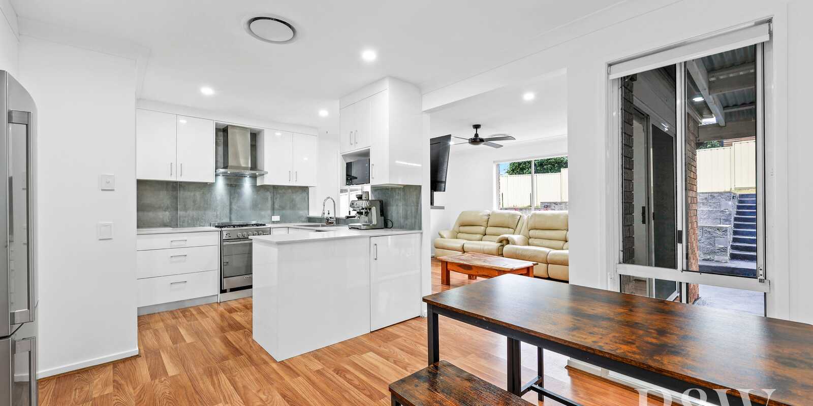 50 DOWNES CRESCENT Currans Hill