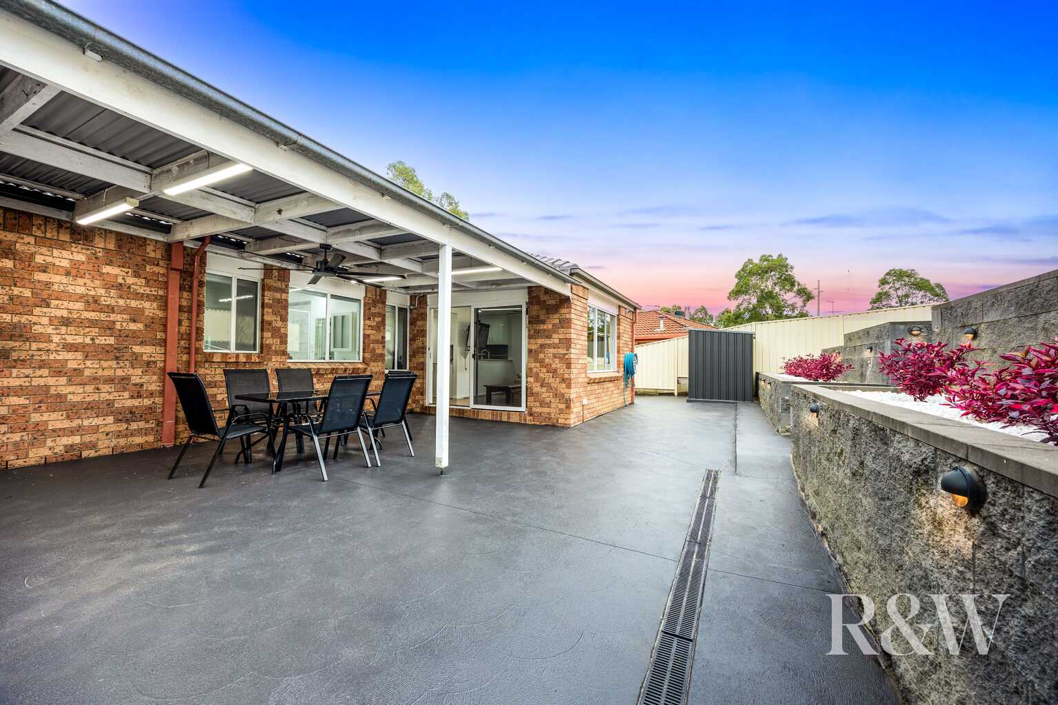 50 DOWNES CRESCENT Currans Hill