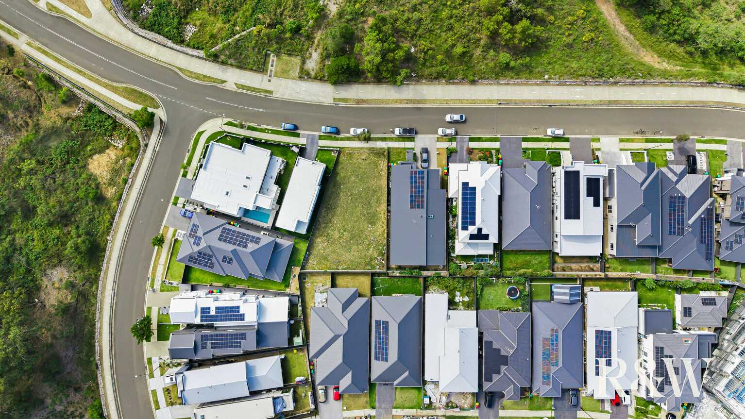 4 FIELDHOUSE CIRCUIT Campbelltown