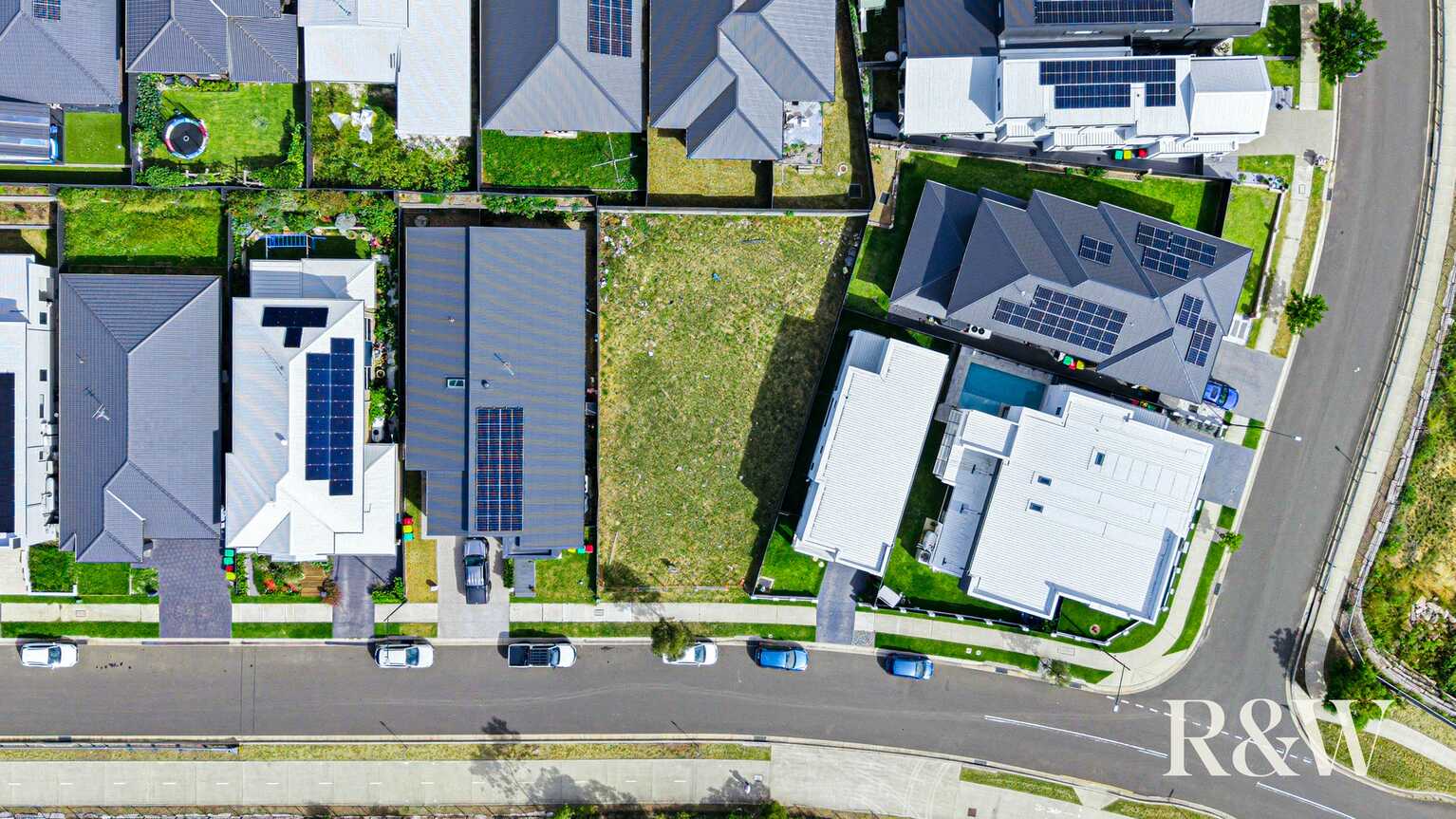 4 FIELDHOUSE CIRCUIT Campbelltown