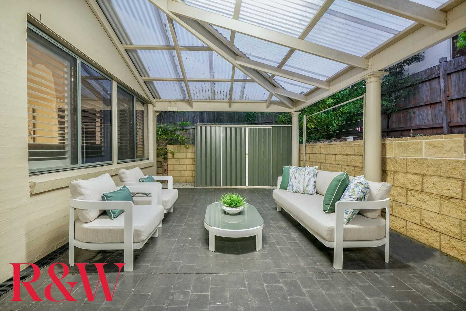 19 Strathwallen Close Macquarie Links 19 Strathwallen Close Macquarie Links