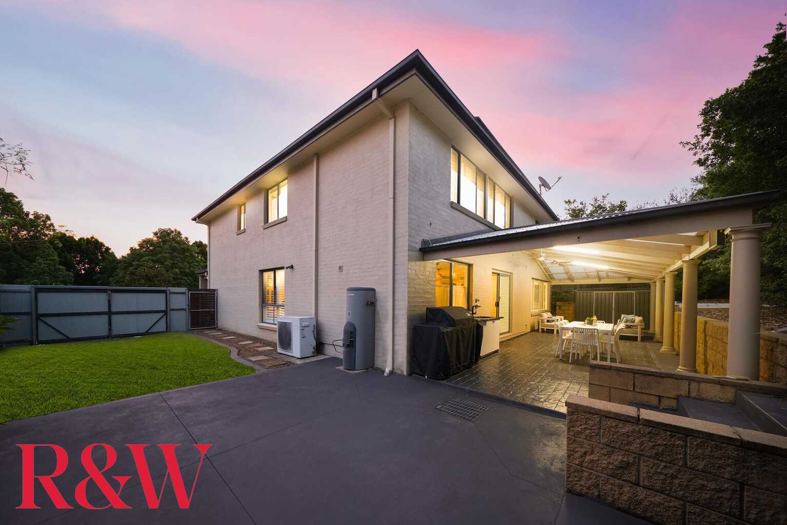 19 Strathwallen Close Macquarie Links 19 Strathwallen Close Macquarie Links