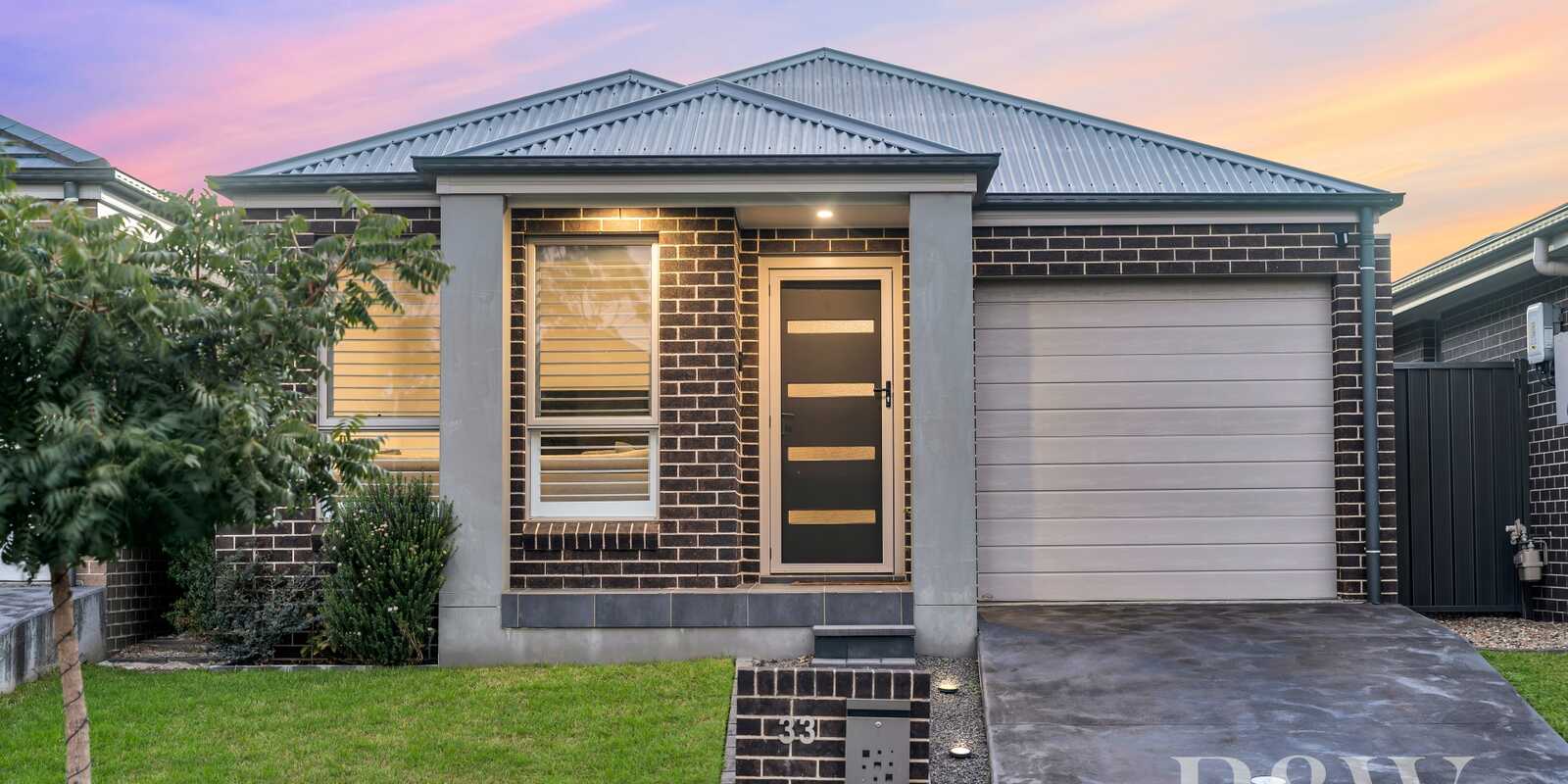 33 Minnamurra Drive Gregory Hills