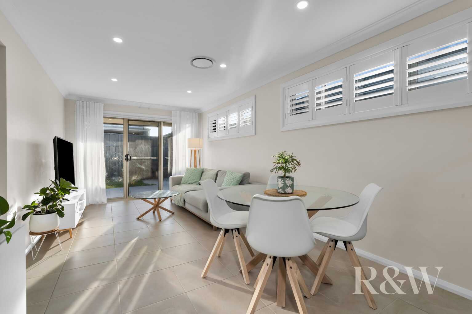 33 Minnamurra Drive Gregory Hills