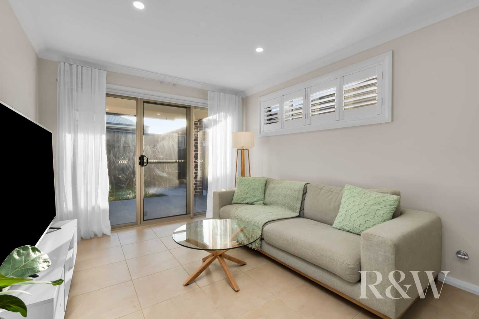 33 Minnamurra Drive Gregory Hills