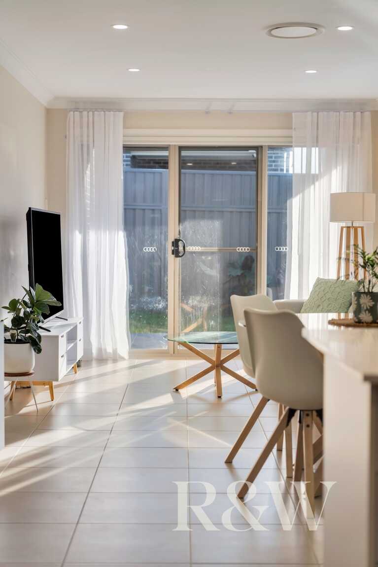 33 Minnamurra Drive Gregory Hills