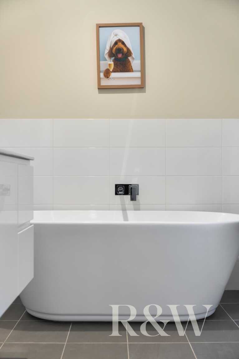 33 Minnamurra Drive Gregory Hills