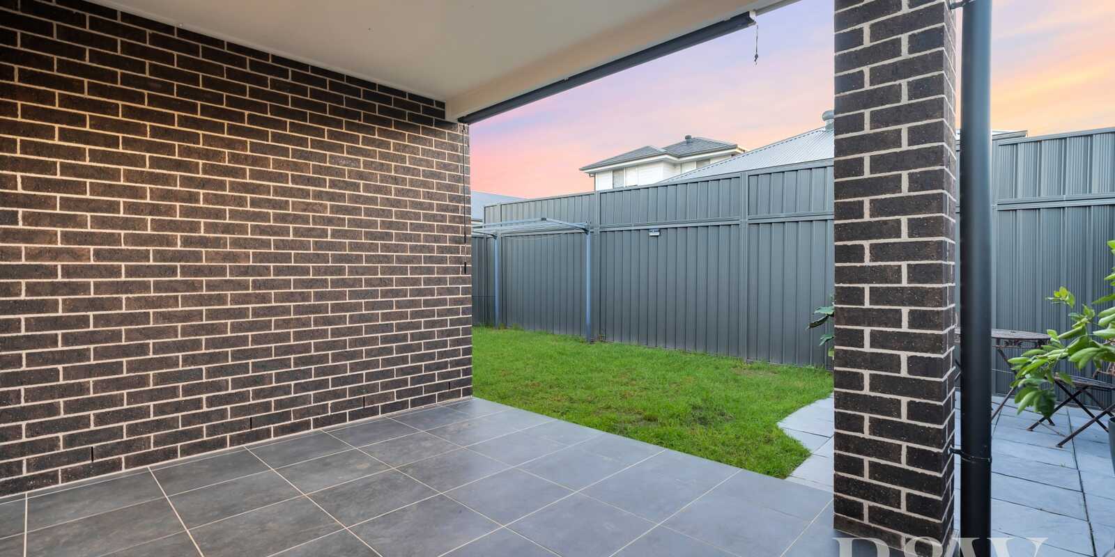 33 Minnamurra Drive Gregory Hills