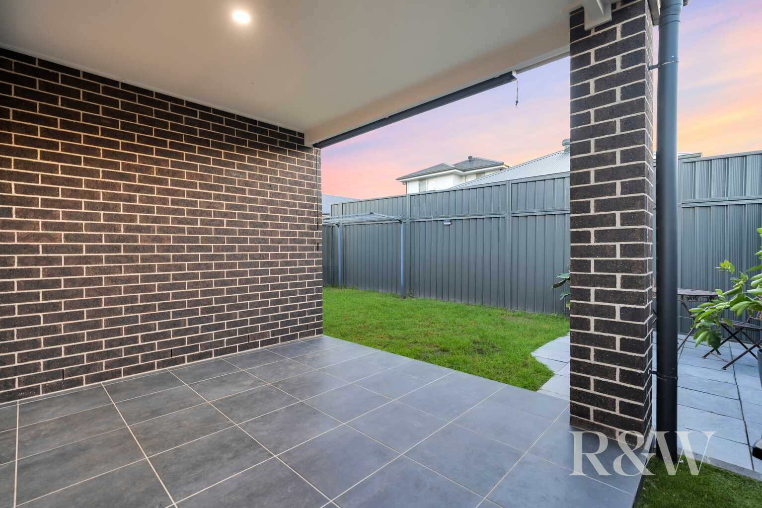 33 Minnamurra Drive Gregory Hills