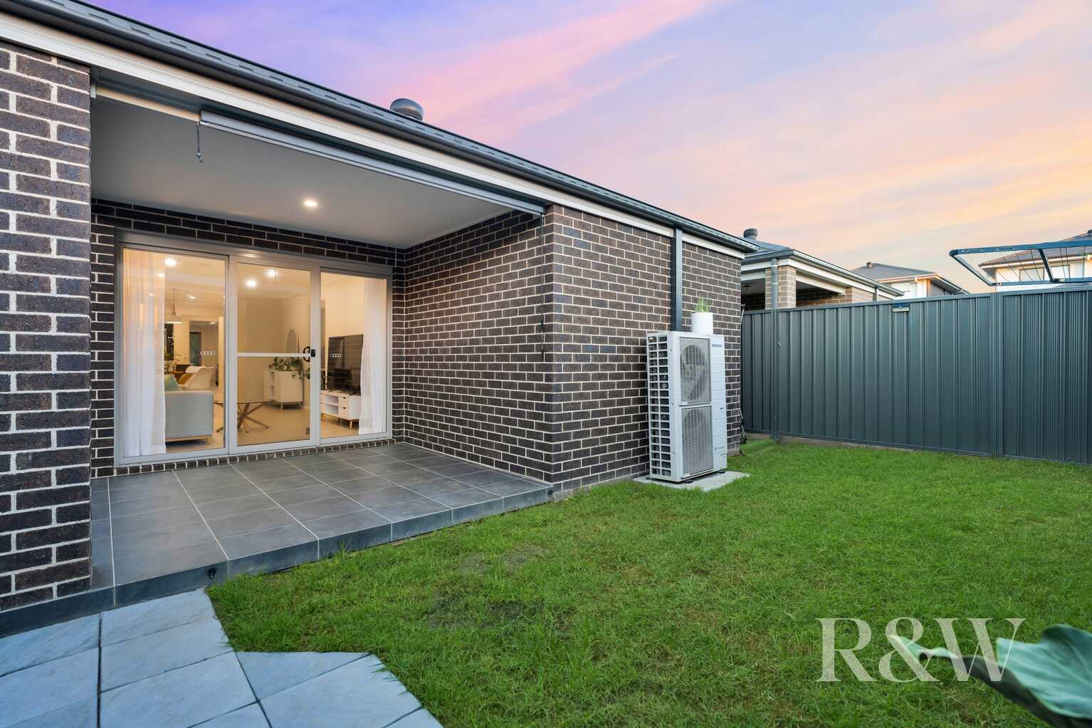 33 Minnamurra Drive Gregory Hills