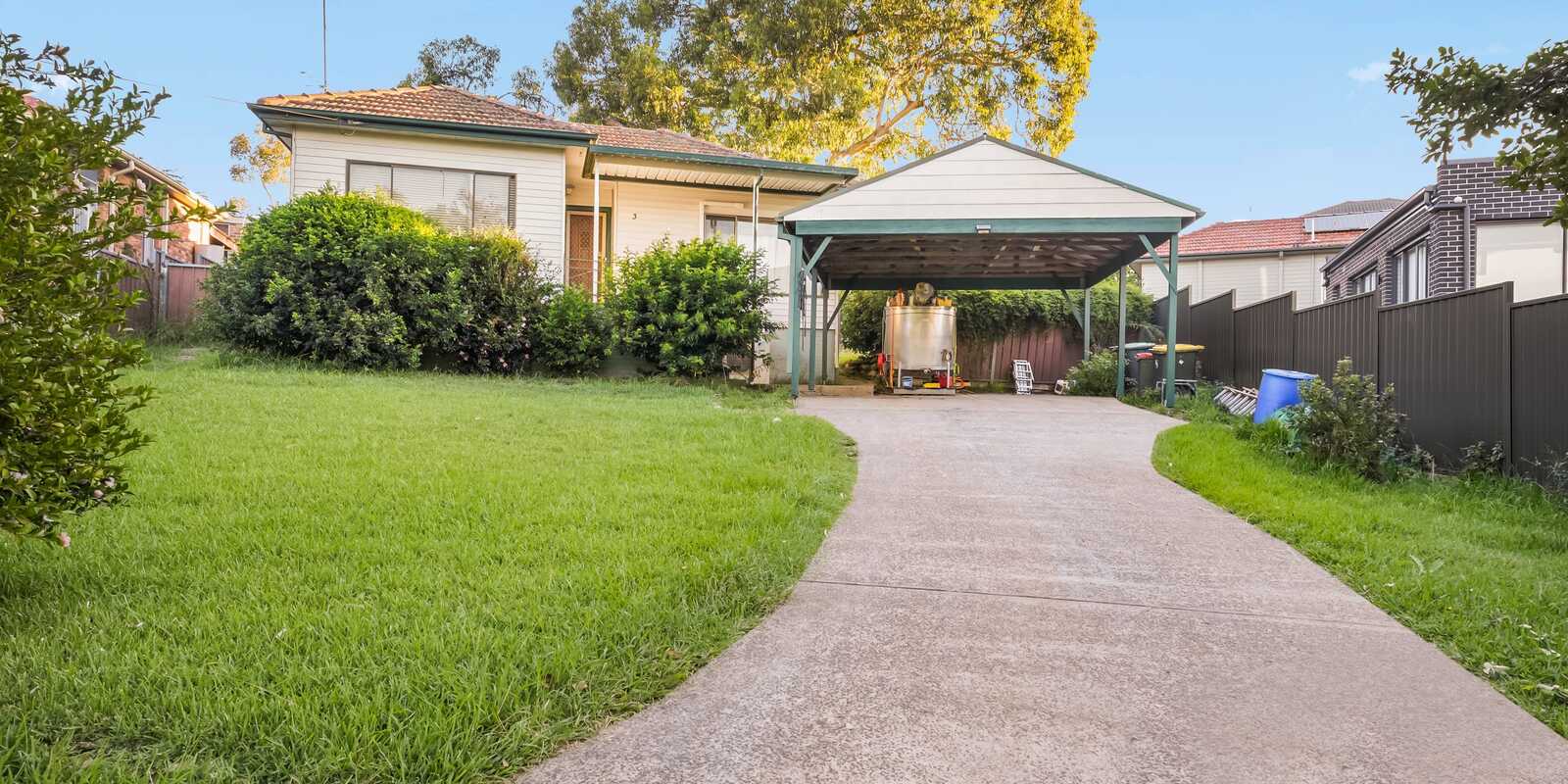 3 LACHLAN PLACE Campbelltown