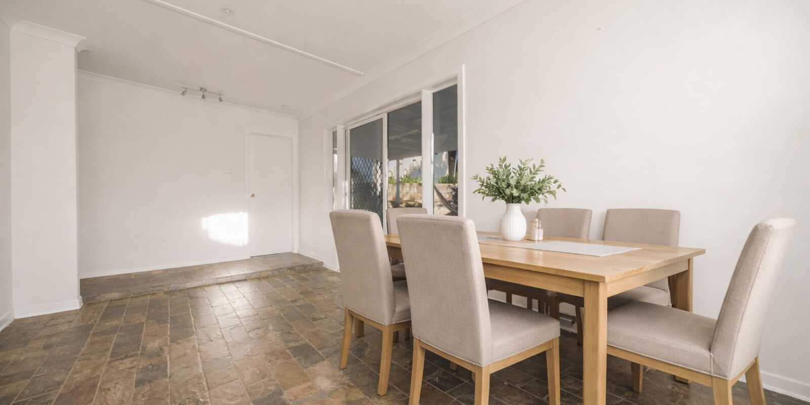 3 LACHLAN PLACE Campbelltown