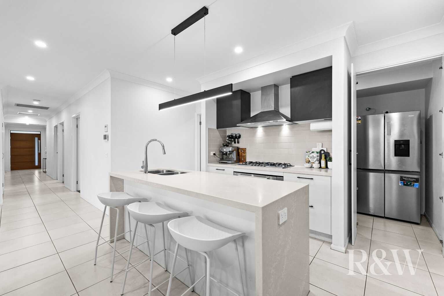 9 FLOYD STREET Spring Farm