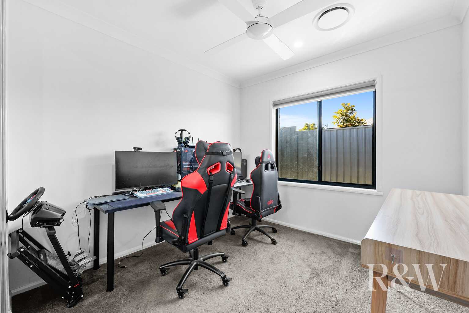 9 FLOYD STREET Spring Farm