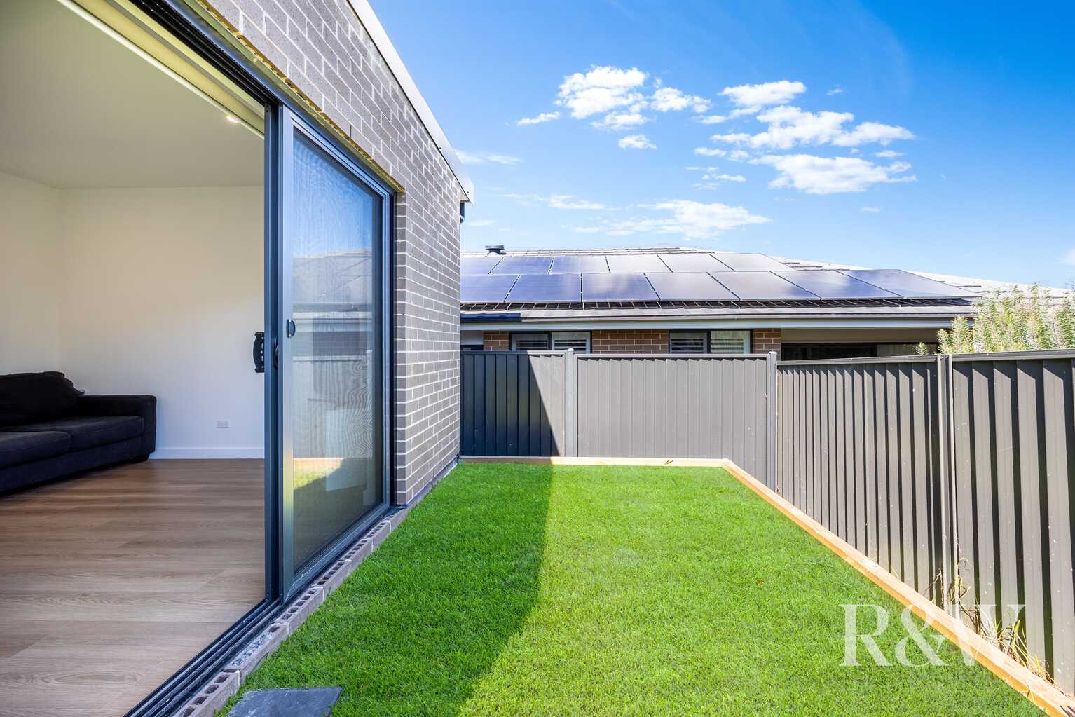 9 FLOYD STREET Spring Farm