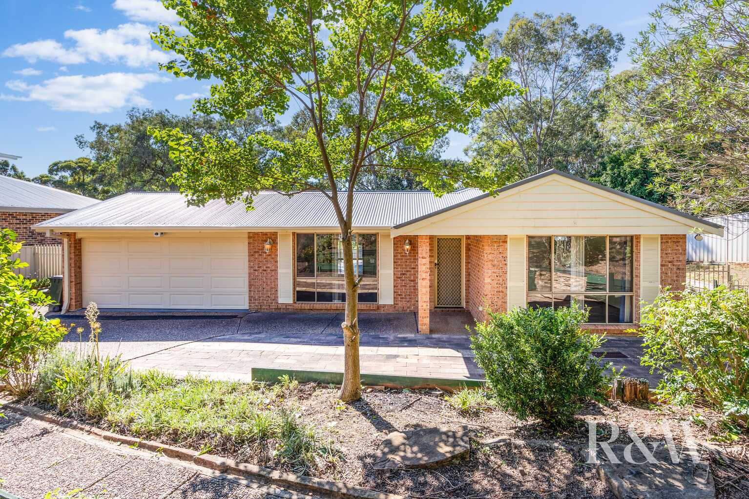 37 MOUNT HUON CIRCUIT Glen Alpine